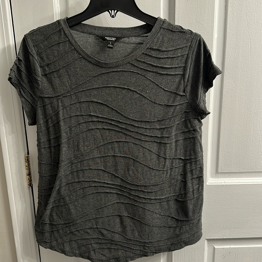 SimplyVera Vera Wang Gray Wave Top large
